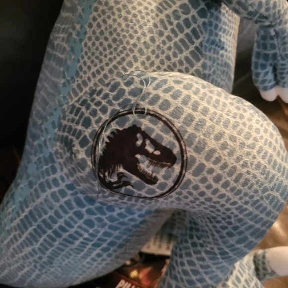 Jurassic World 2 Fallen Kingdom 20" Plush Cuddle Pillow Buddy T-Rex Dinosaur New - Picture 4 of 7